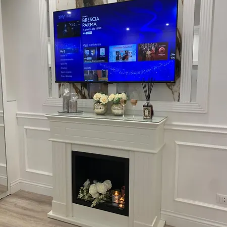6 Al Apartment